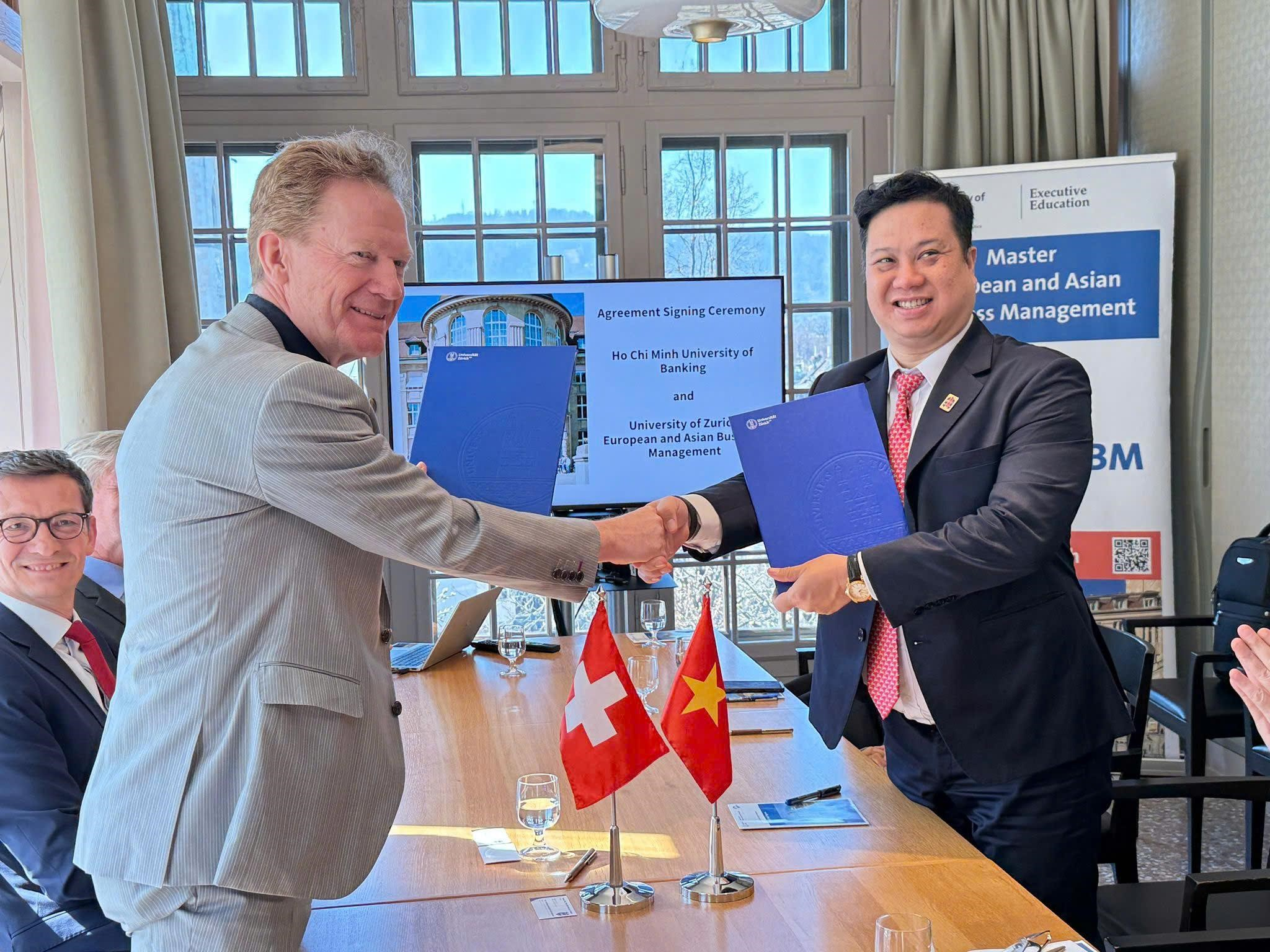 Khuôn viên Trường Đại Học Ngân Hàng TP.HCM